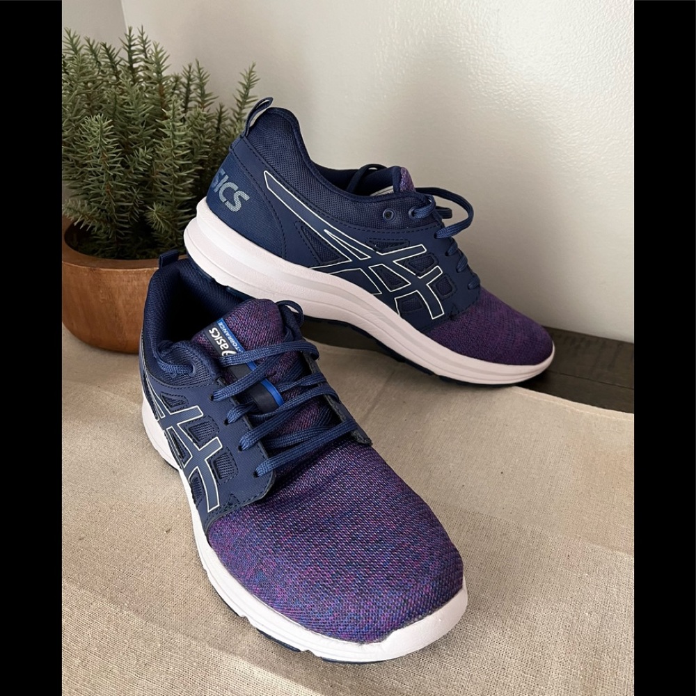 WOMENS ASICS